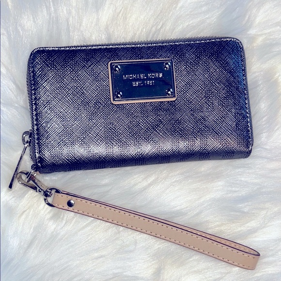 NWOT Michael Kors Metallic Wallet/Wristlet - Picture 1 of 8